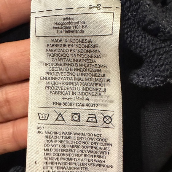 Adidas adventure sweatshirt. Small - Picture 5 of 5